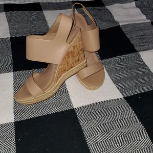 Nude wedges